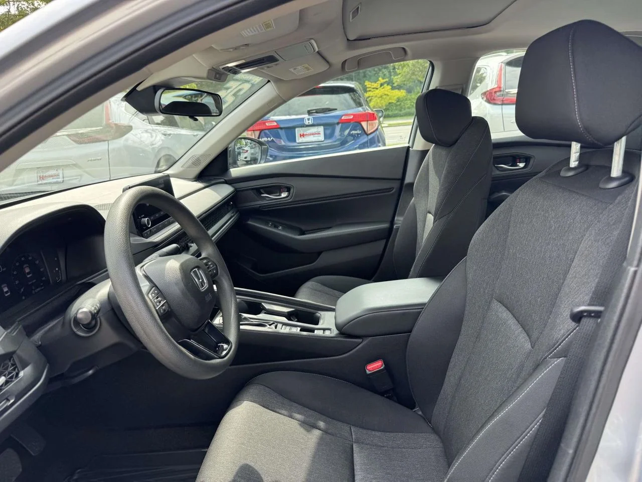 Used 2025 Solar Silver Metallic Honda SE image 21