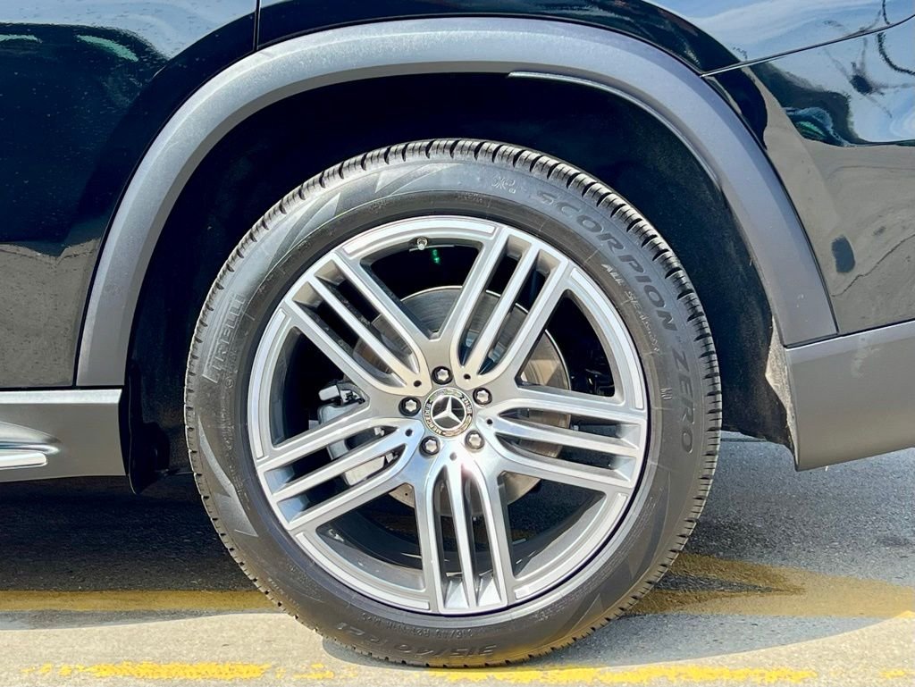 Certified Used 2026 Black Mercedes-Benz GLS 450 image 51