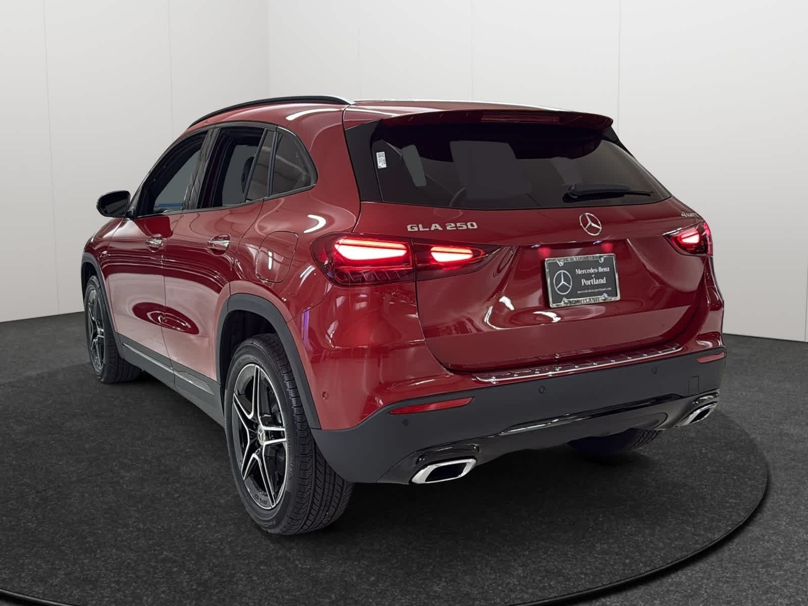 New 2026 MANUFAKTUR Patagonia Red Metallic Mercedes-Benz GLA 250 image 5