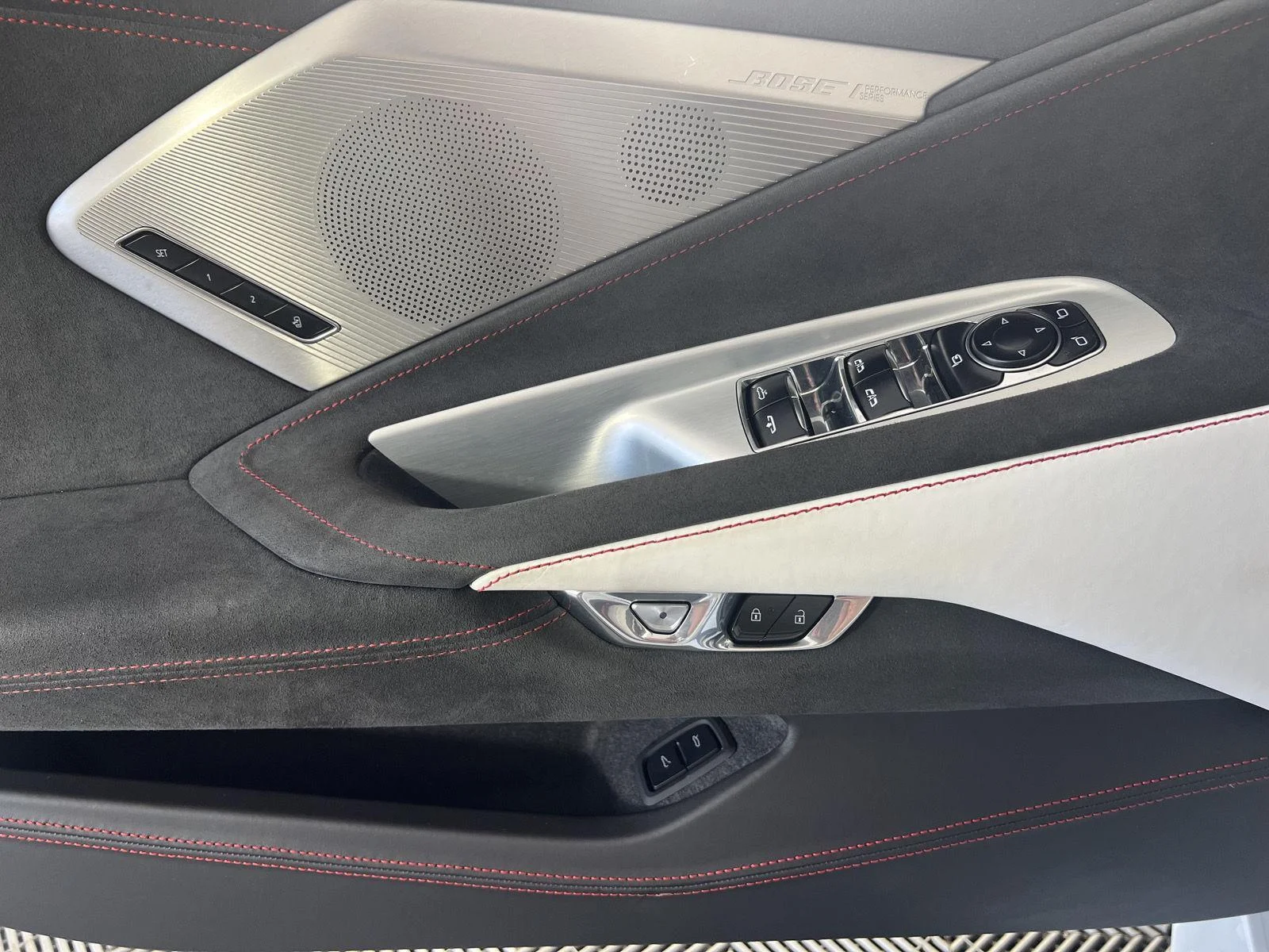 Used 2023 White Pearl Metallic Tricoat Chevrolet Stingray image 6