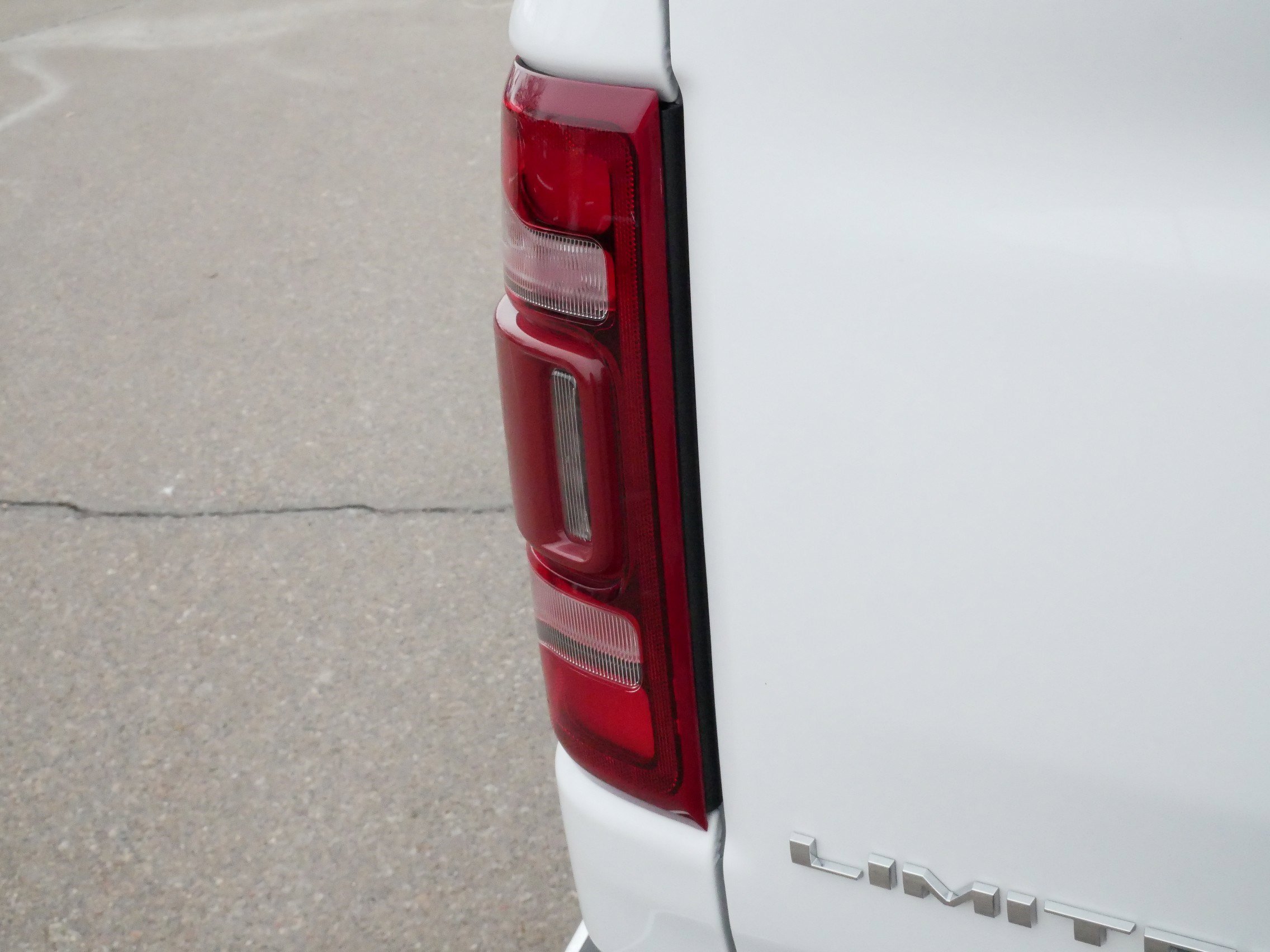 2024 RAM Ram 1500 Pickup Limited - Photo 17