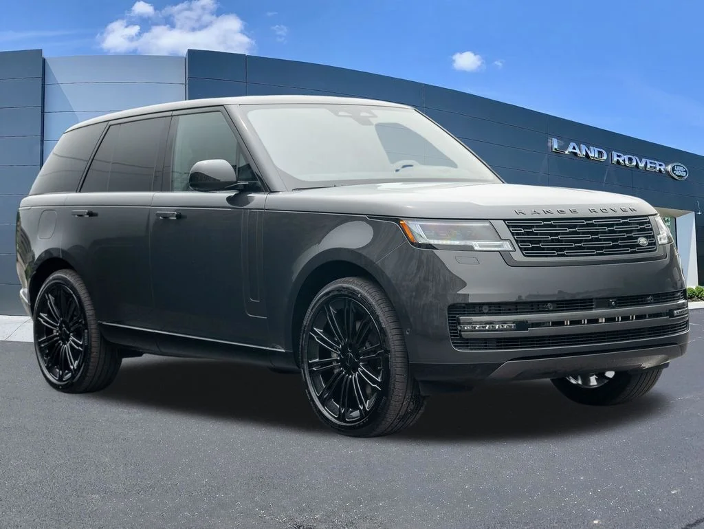 New 2026 Carpathian Grey Land Rover SE image 3