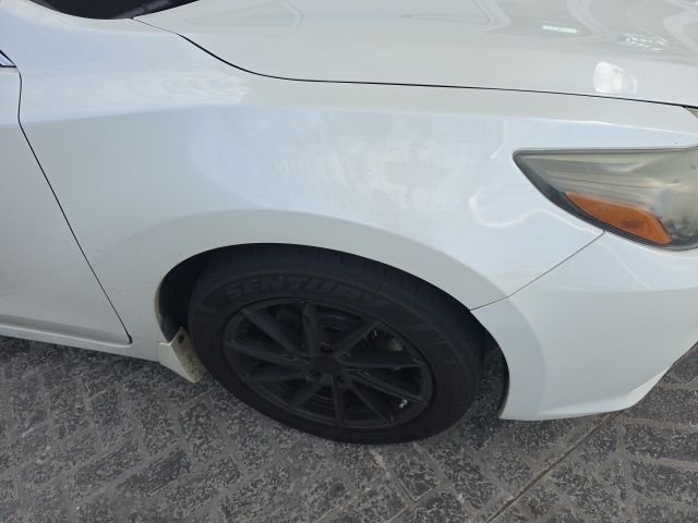 Used 2017 White Nissan 2.5 SR image 4