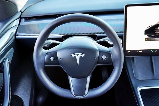 Used 2023  Tesla Long Range image 22