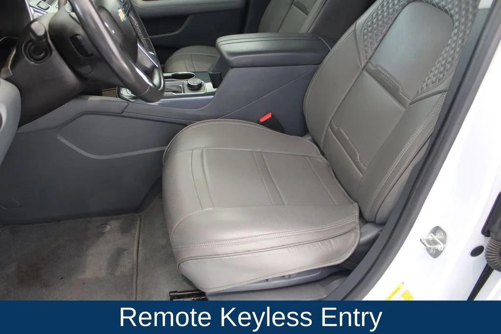 Used 2020 SUMMIT WHITE Chevrolet LT image 11