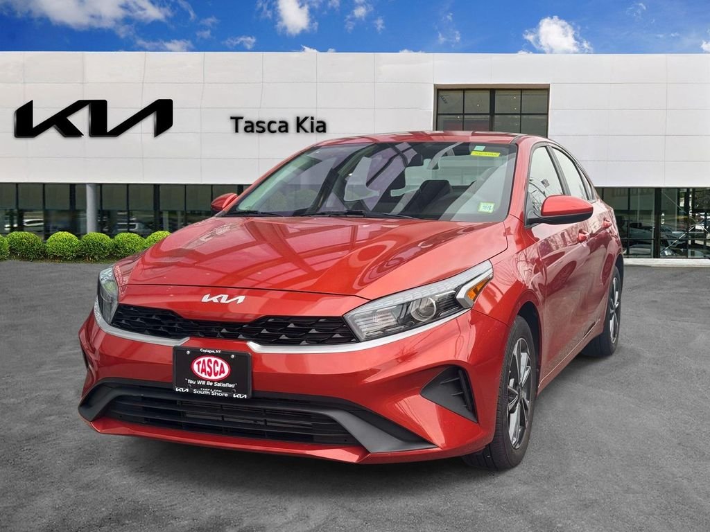 Used 2023 Red Kia LXS image 3