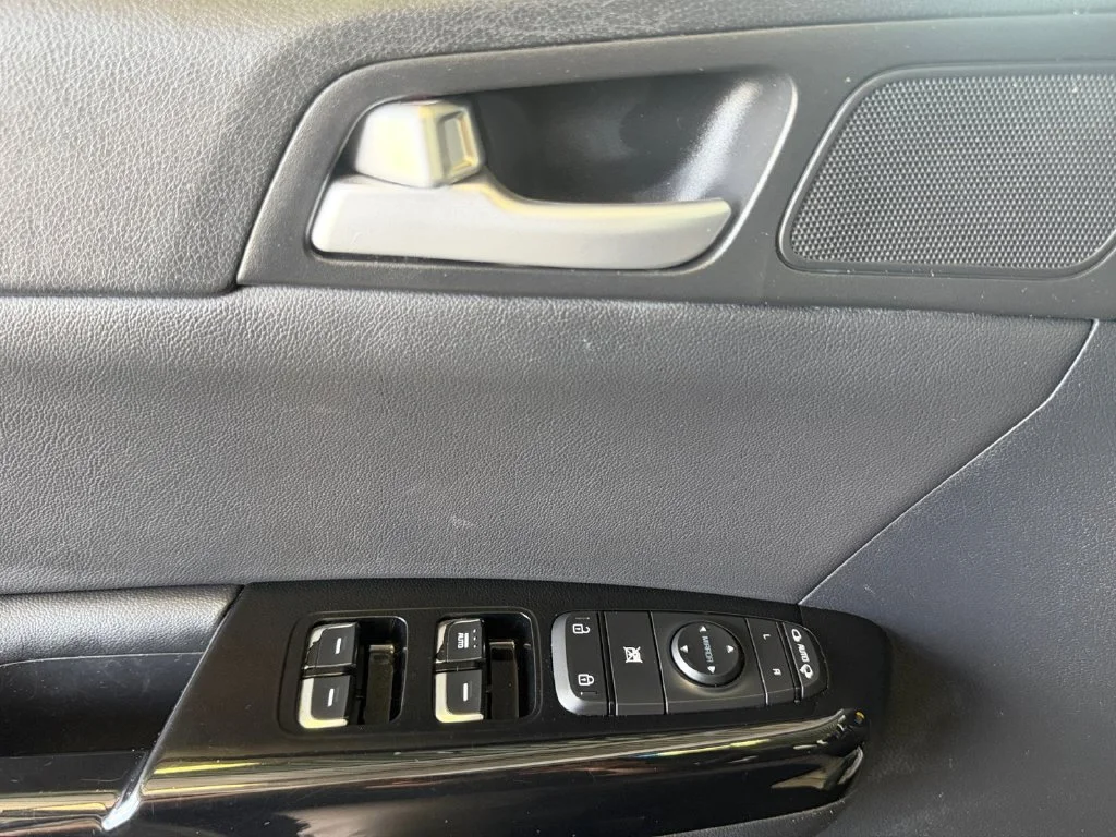 Used 2022 Silver Kia EX image 28