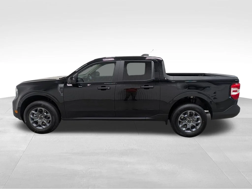 New 2026 Shadow Black Ford XLT image 1