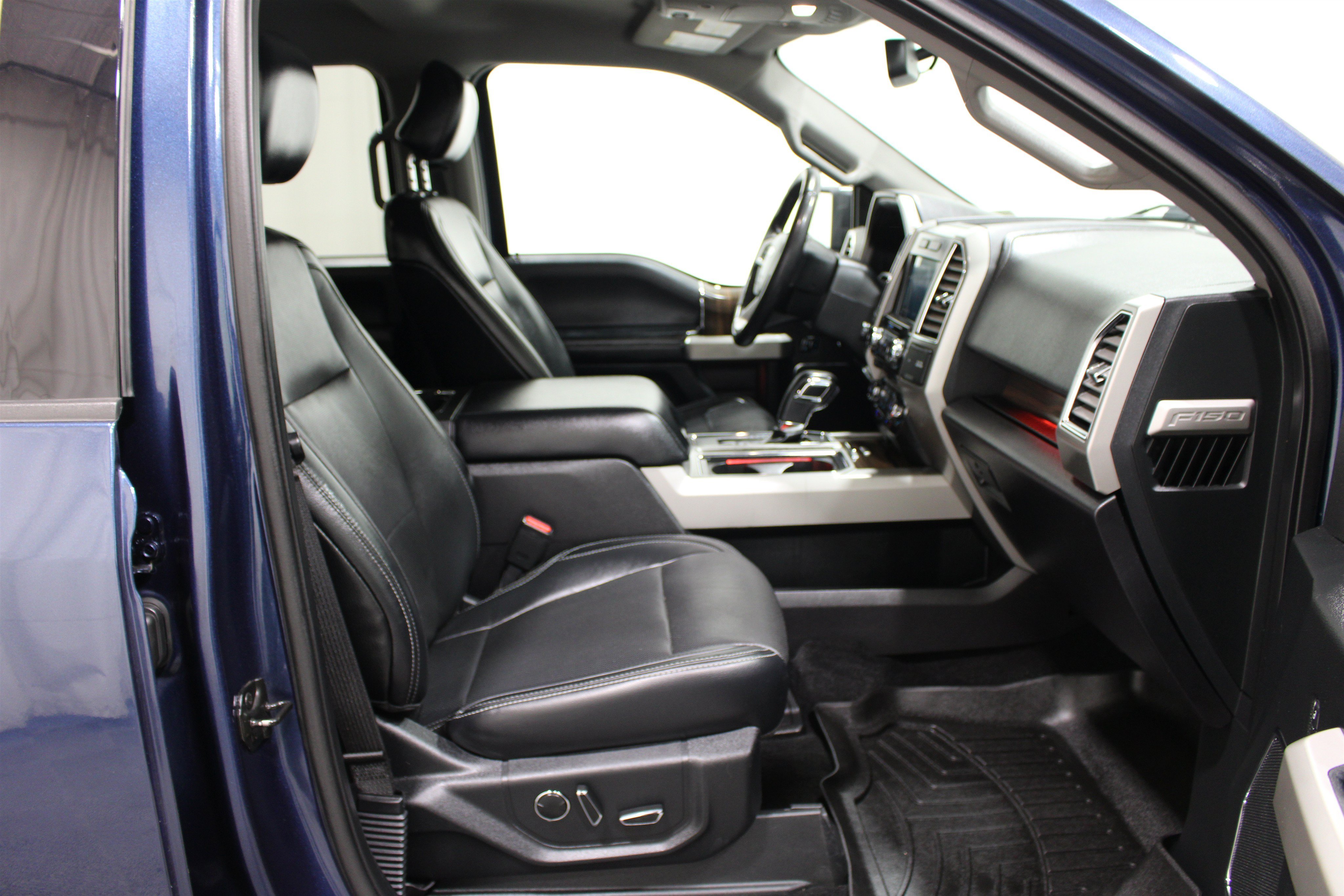 2016 Ford F-150 Lariat - Photo 28