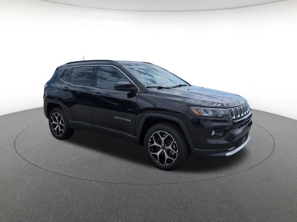New 2026 Diamond Black Crystal Pearl-Coat Exterior Paint Jeep Limited image 2