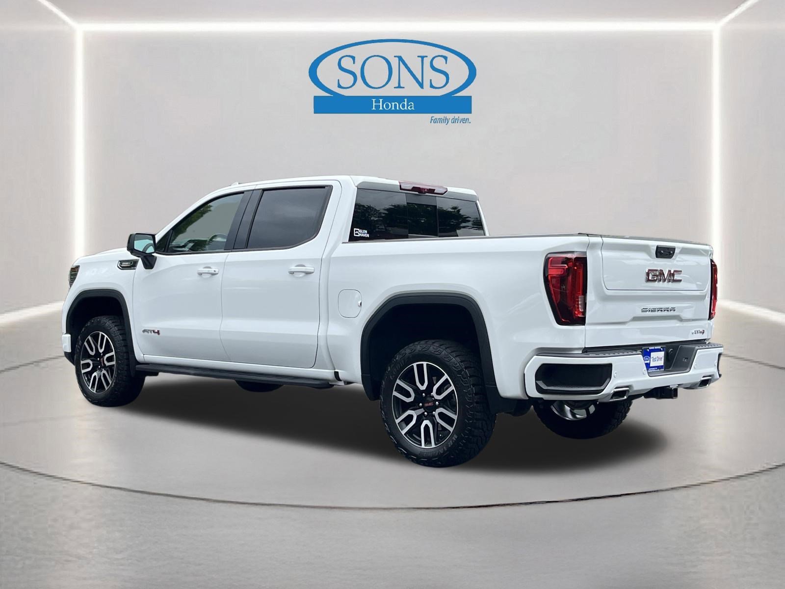 Used 2025 Summit White GMC AT4 image 26