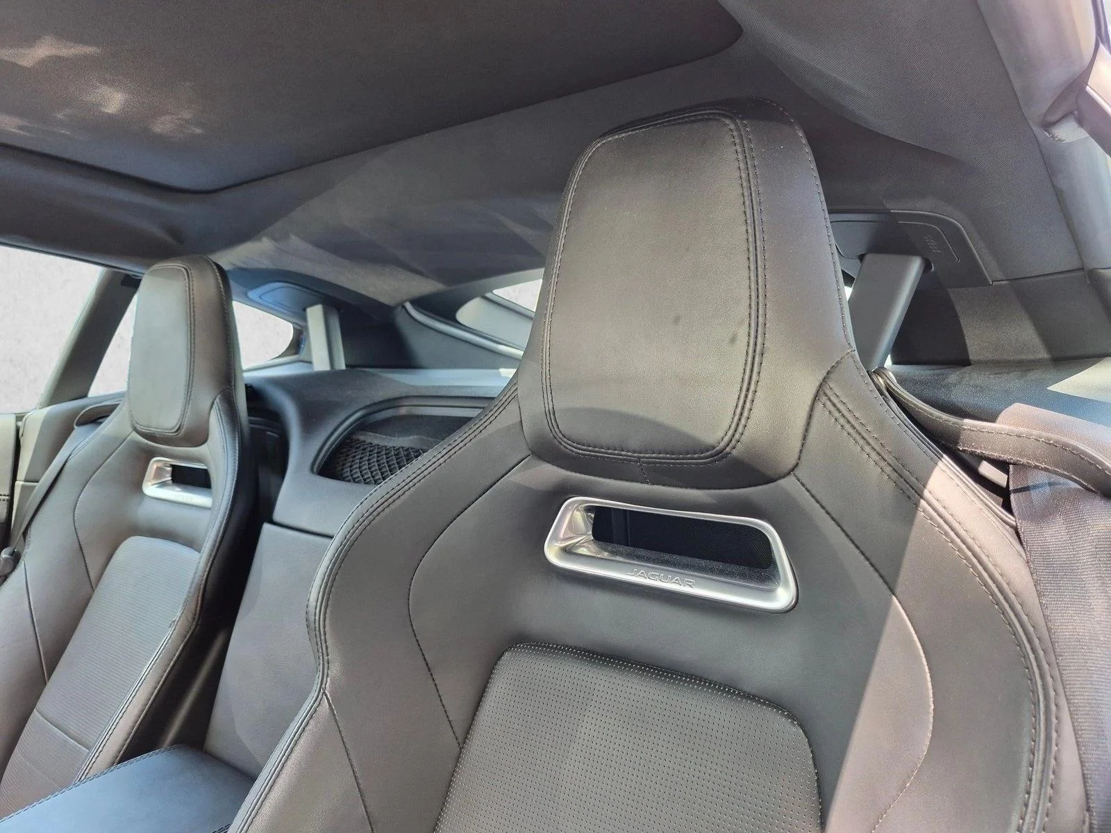 Used 2018 Ultra Blue Metallic Jaguar R-Dynamic image 4