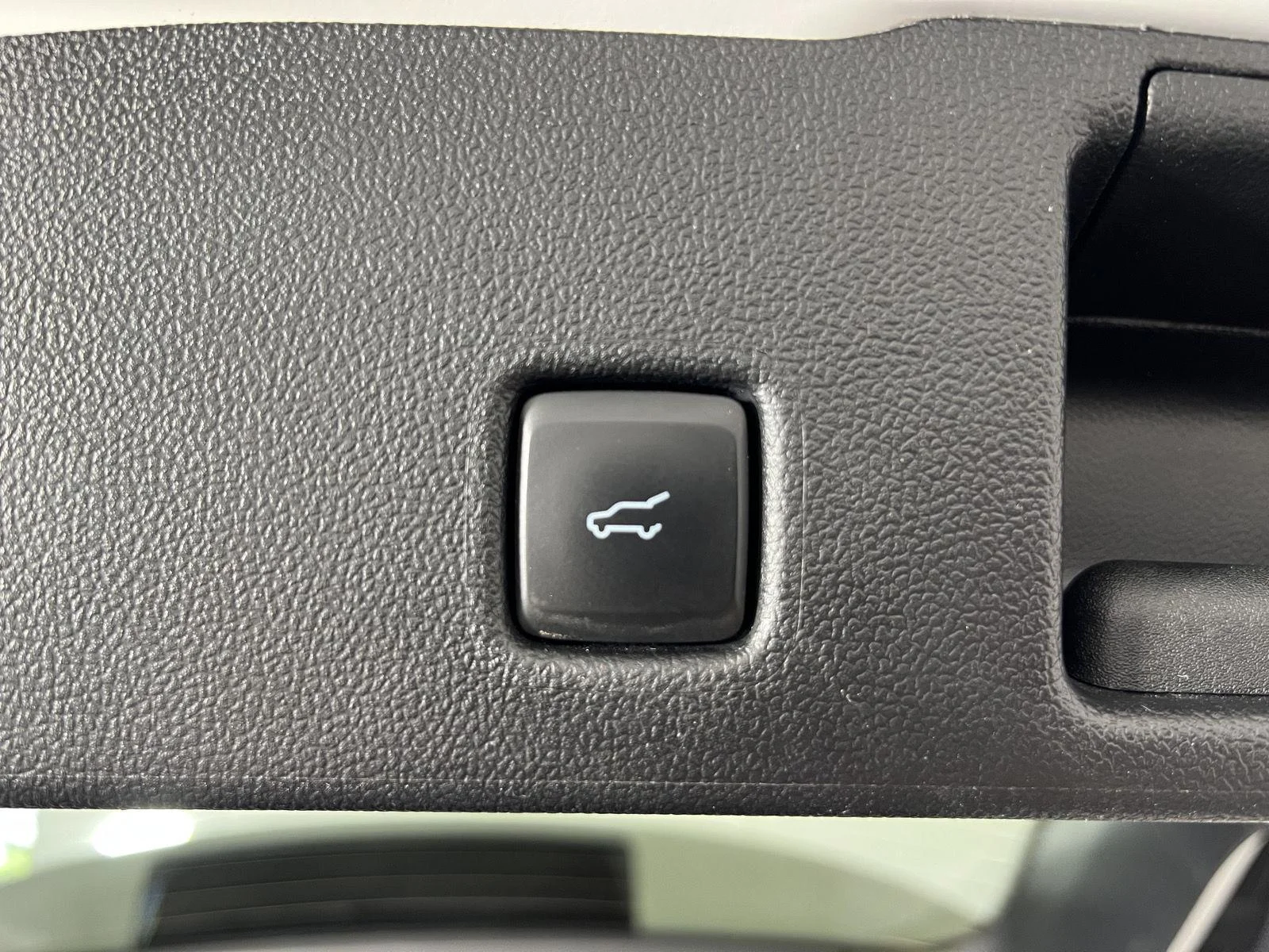 Used 2022 Star White Metallic Tri-Coat Ford SEL image 30