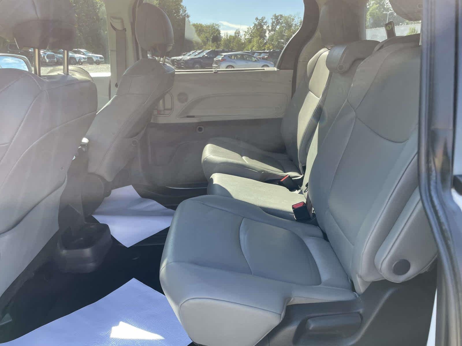 Used 2023 Wind Chill Pearl Toyota XLE image 24