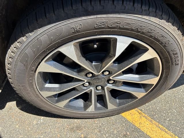 Used 2023 Black Jeep Overland image 11