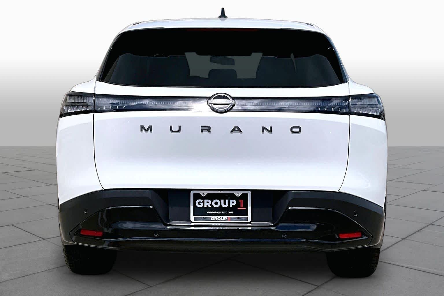 Used 2025 Everest White Pearl Tricoat Nissan SV image 5