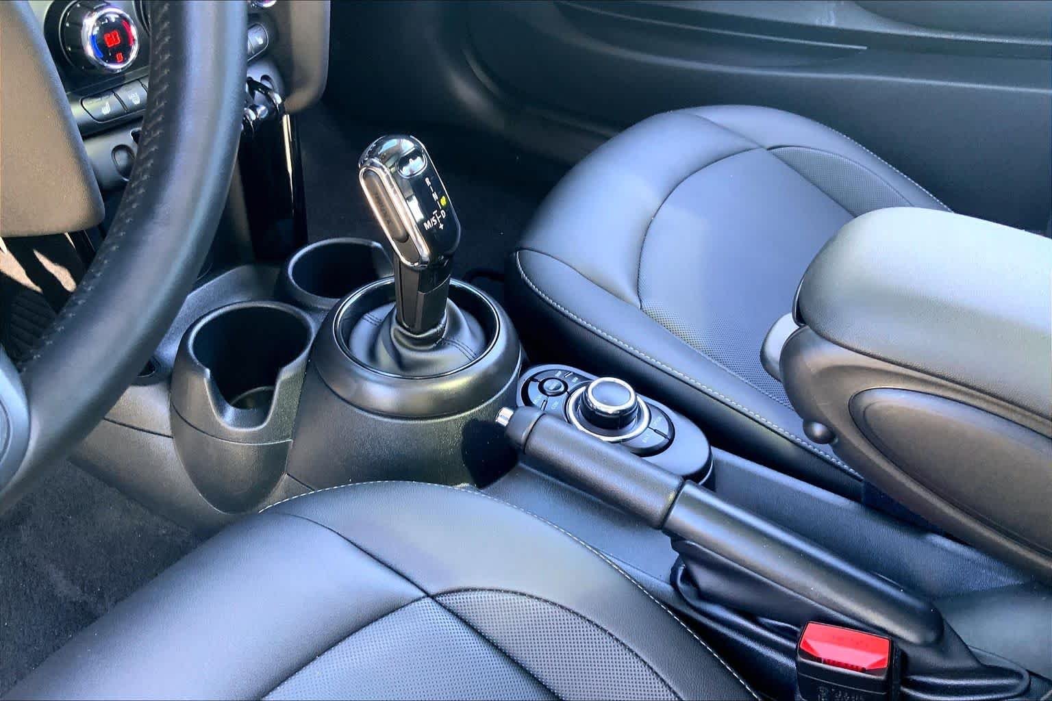2024 MINI Hardtop 2 Door Base - Photo 16