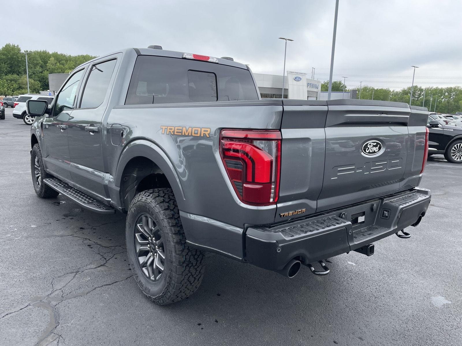 New 2026 Carbonized Gray Metallic Ford Tremor® image 3