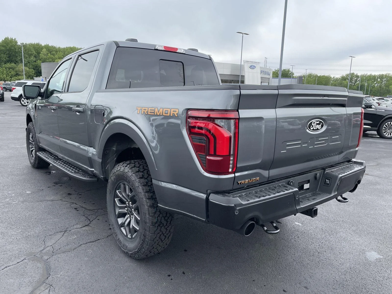 New 2026 Carbonized Gray Metallic Ford Tremor image 3