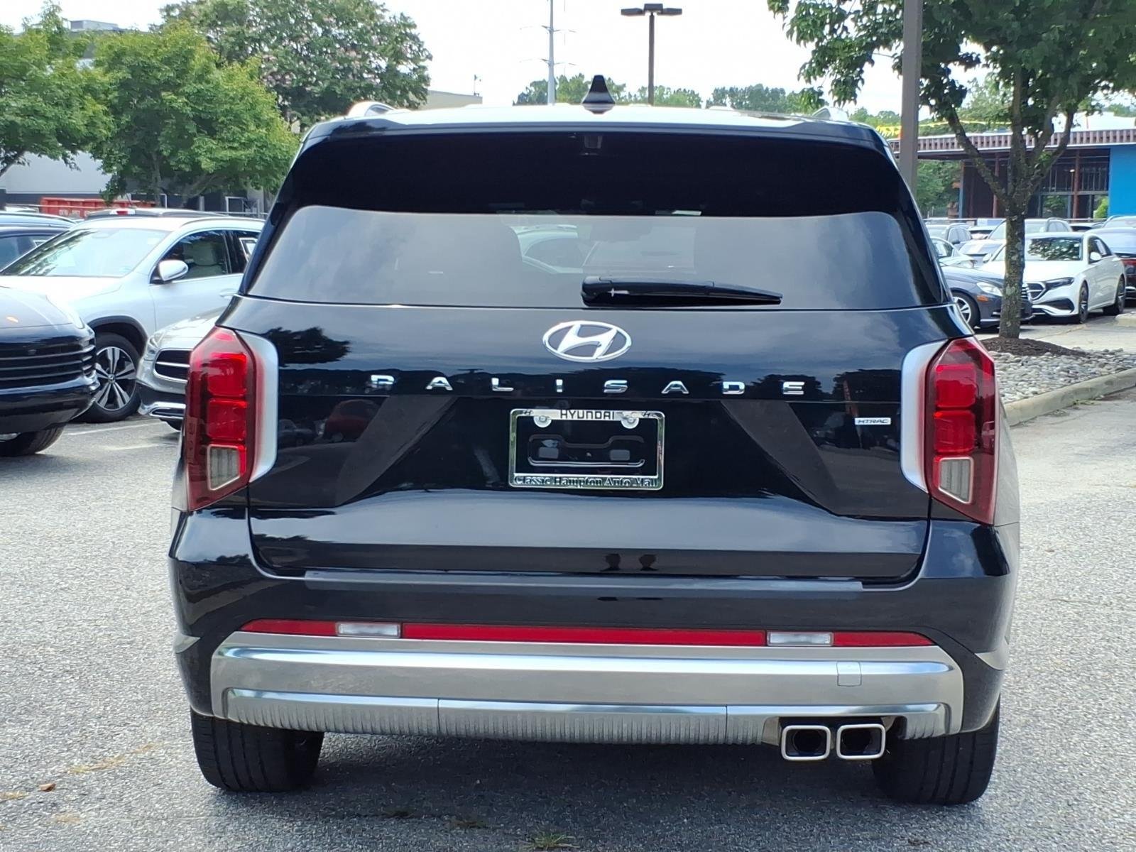 Used 2024 Abyss Black Pearl Hyundai Calligraphy image 9