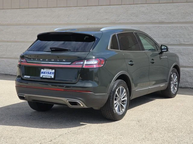 Certified Used 2022 Green Clearcoat Metallic Lincoln Standard image 13
