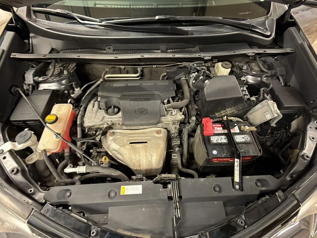 Used 2016 Gray Toyota XLE image 21