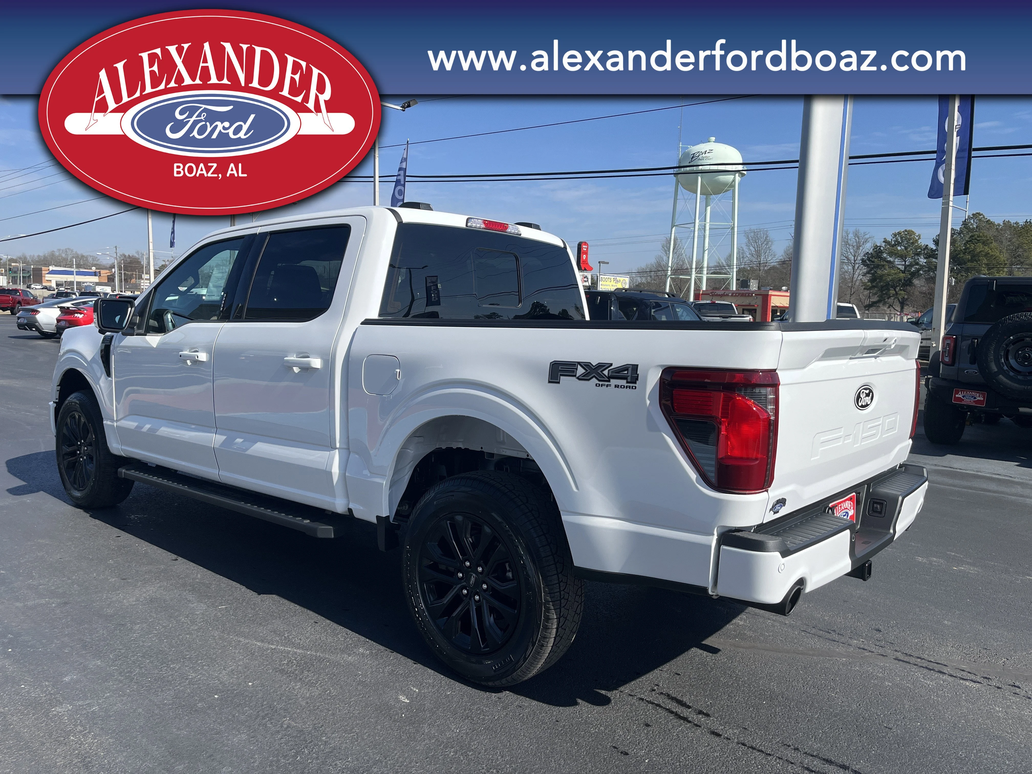 New 2026 Oxford White Ford XLT image 2