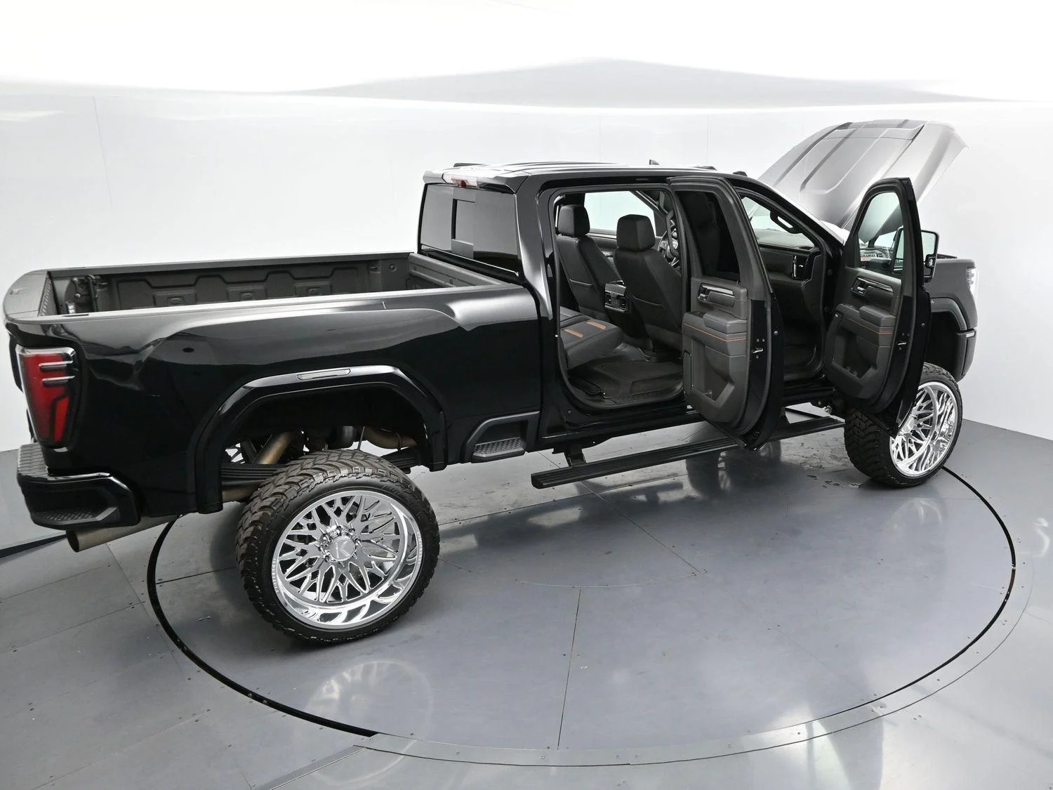 Used 2025 Onyx Black GMC AT4 image 43