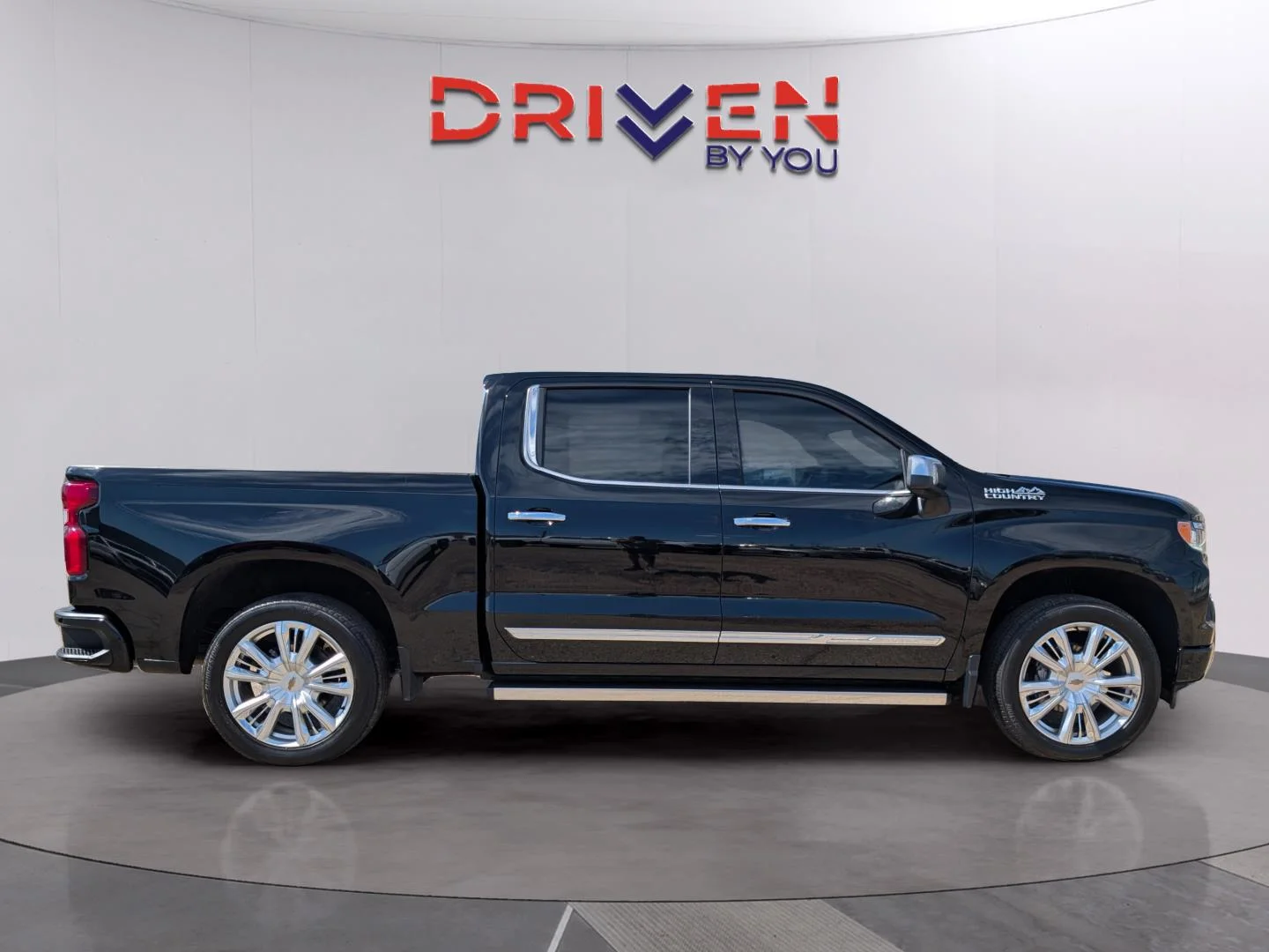 Used 2025 Black Chevrolet High Country image 6