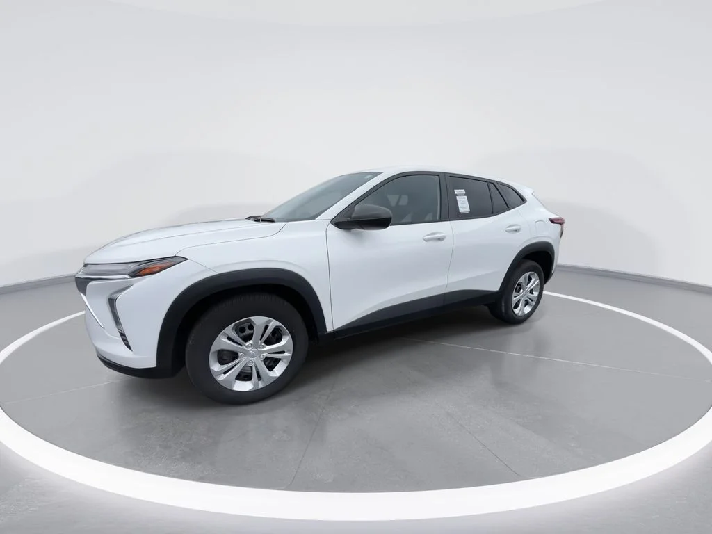 Used 2024 White Chevrolet LS image 4