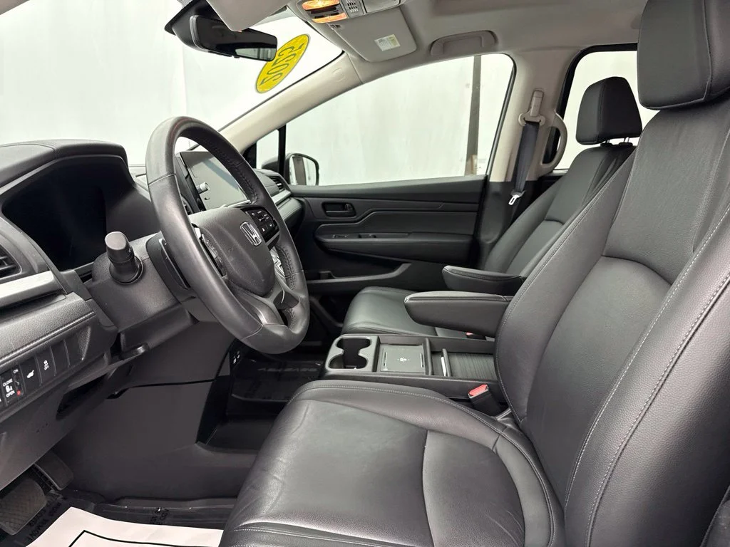2025 Honda Odyssey EX-L Minivan Slide 16