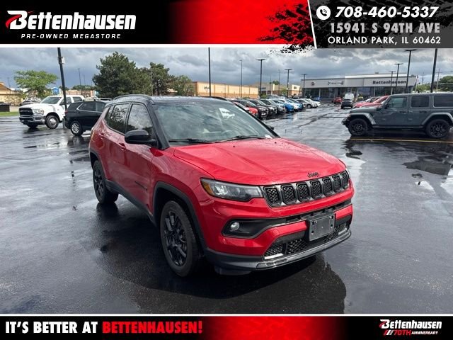 Used 2023 Red Jeep Latitude image 6