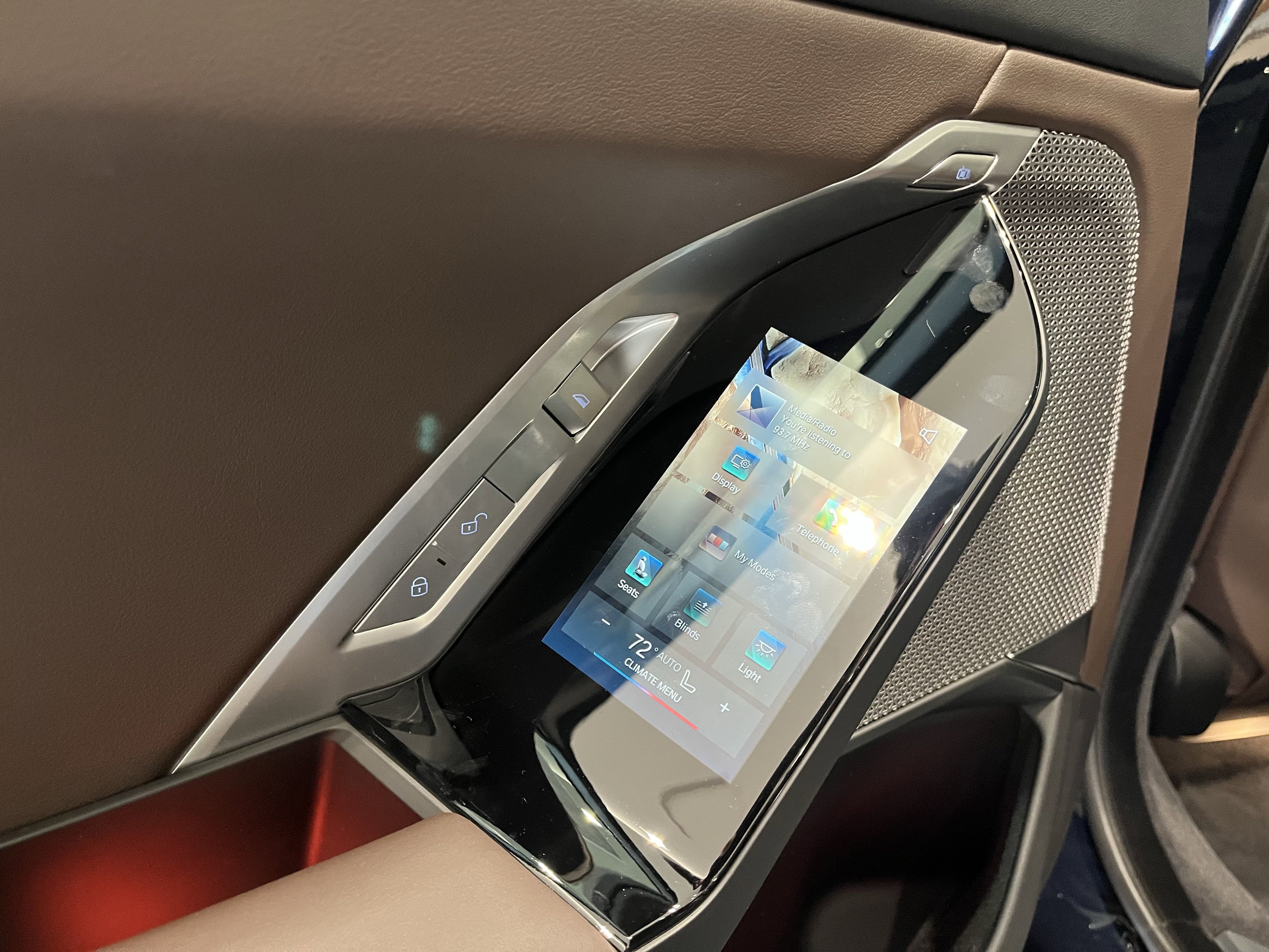 2025 BMW i7 60 - Photo 18