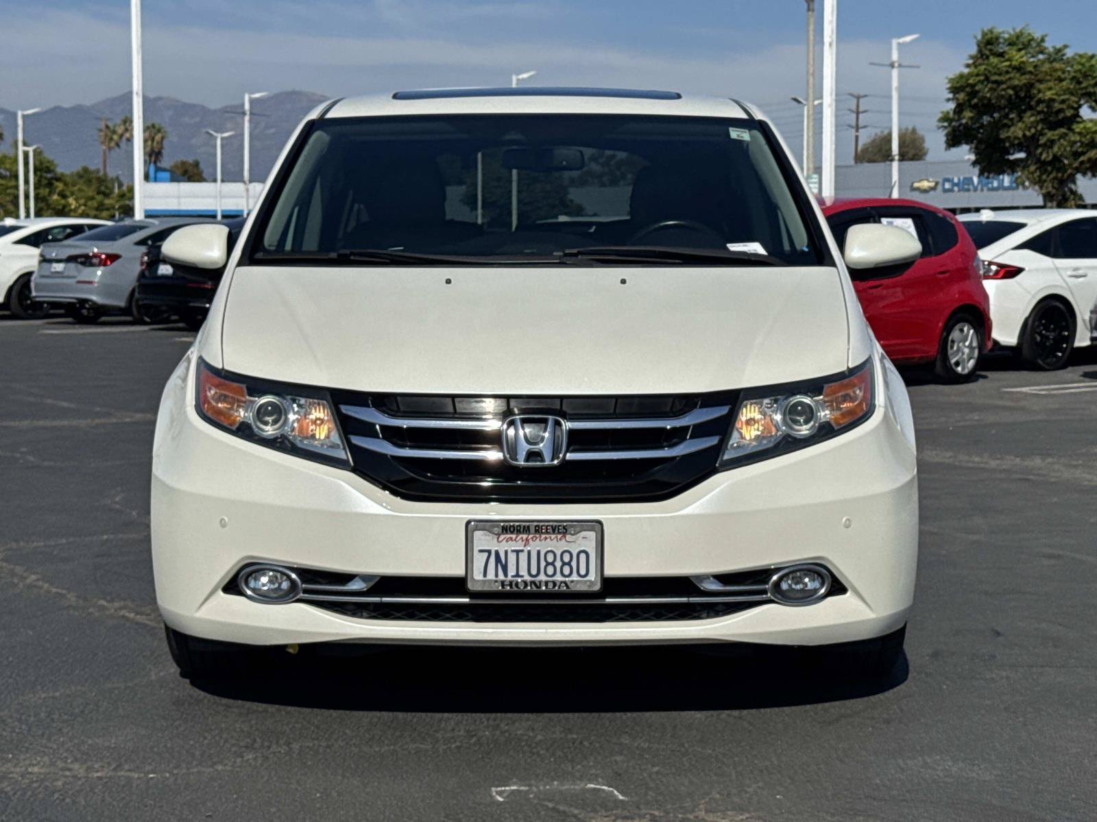 Used 2015 White Diamond Pearl Honda  image 8