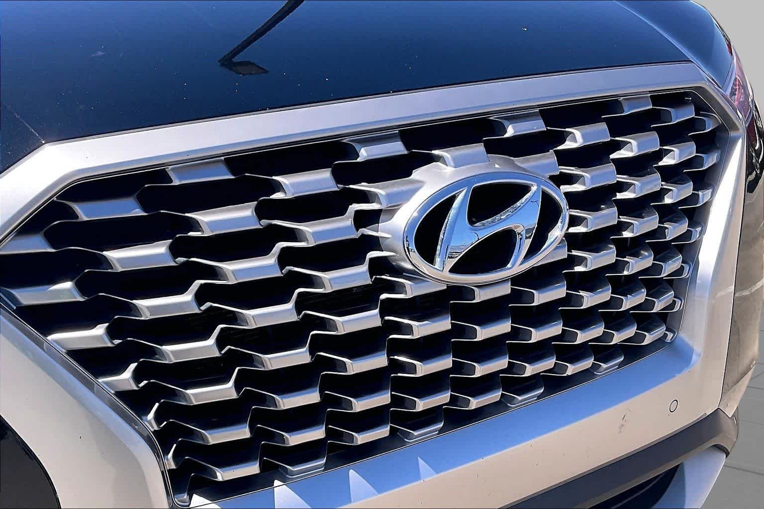 Used 2022 Abyss Black Pearl Hyundai SEL image 28