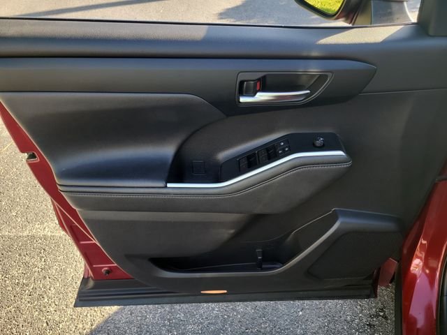 Used 2020 Red Toyota XLE image 17