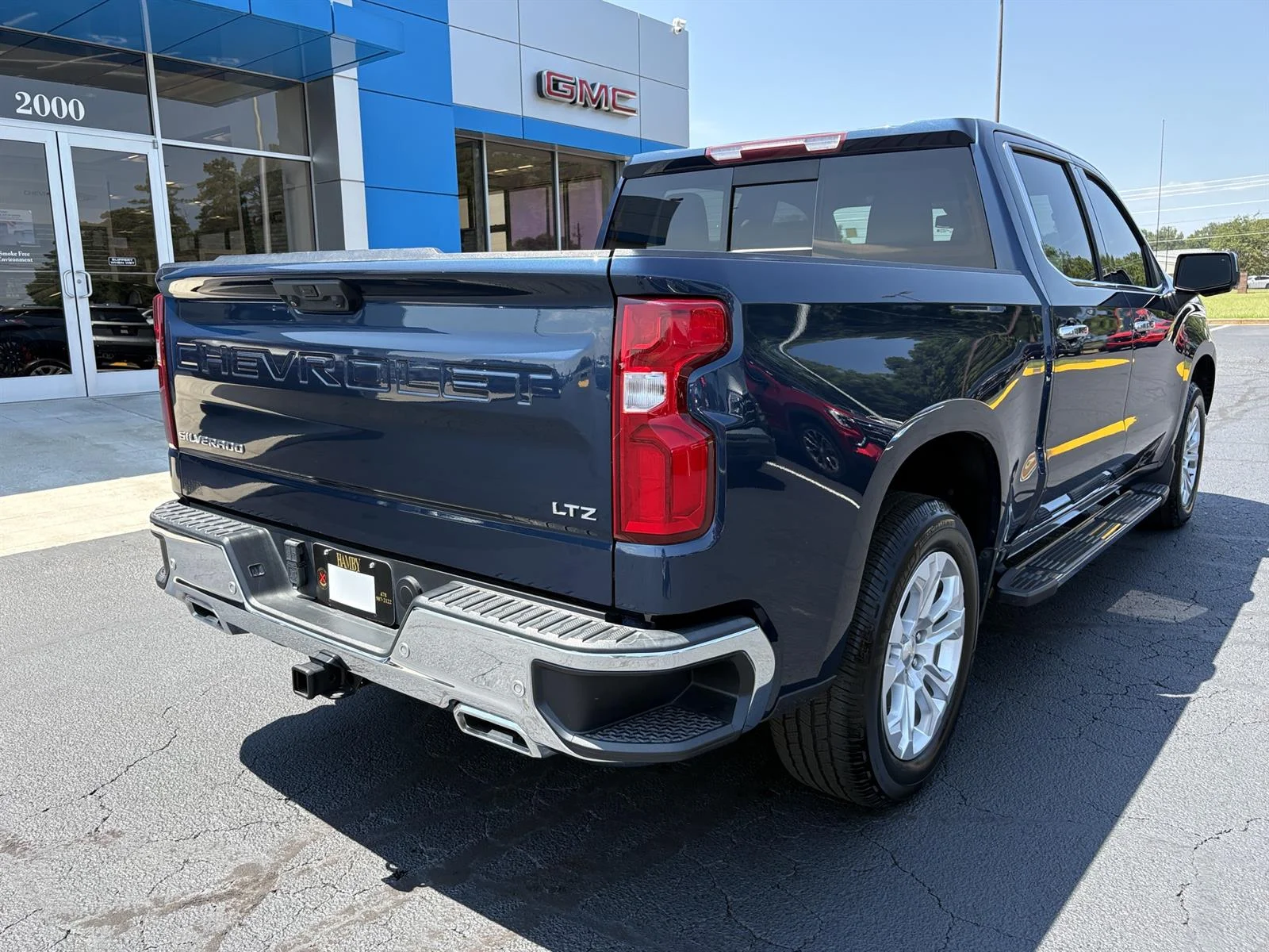 Used 2022 NORTHSKY BLUE METALLIC Chevrolet LTZ image 4
