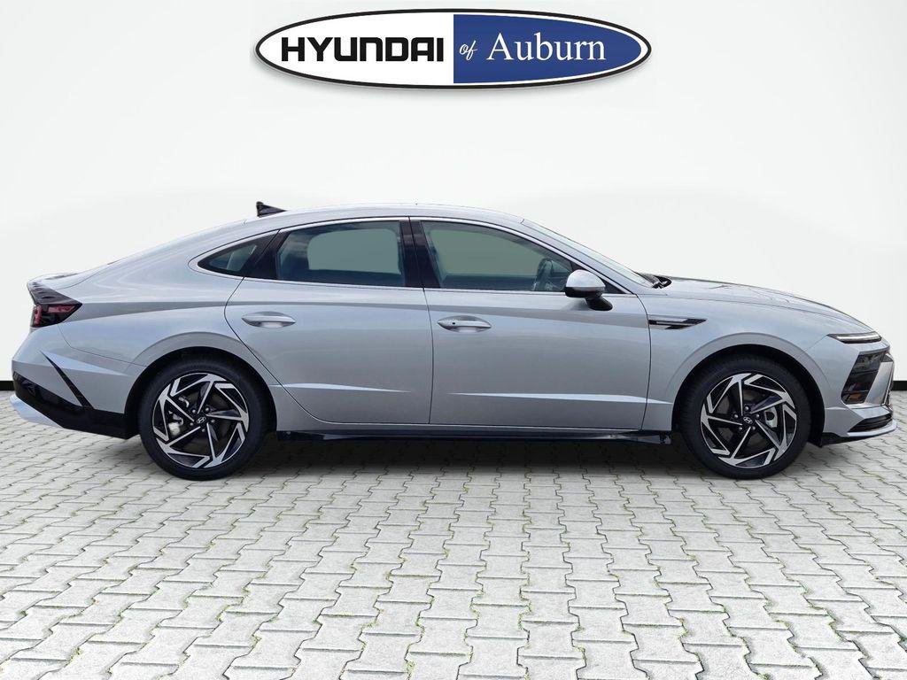 New 2026 Silver Hyundai SEL Sport image 4