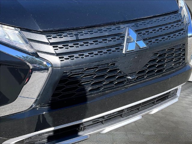 Used 2024 Black Mitsubishi SE image 29