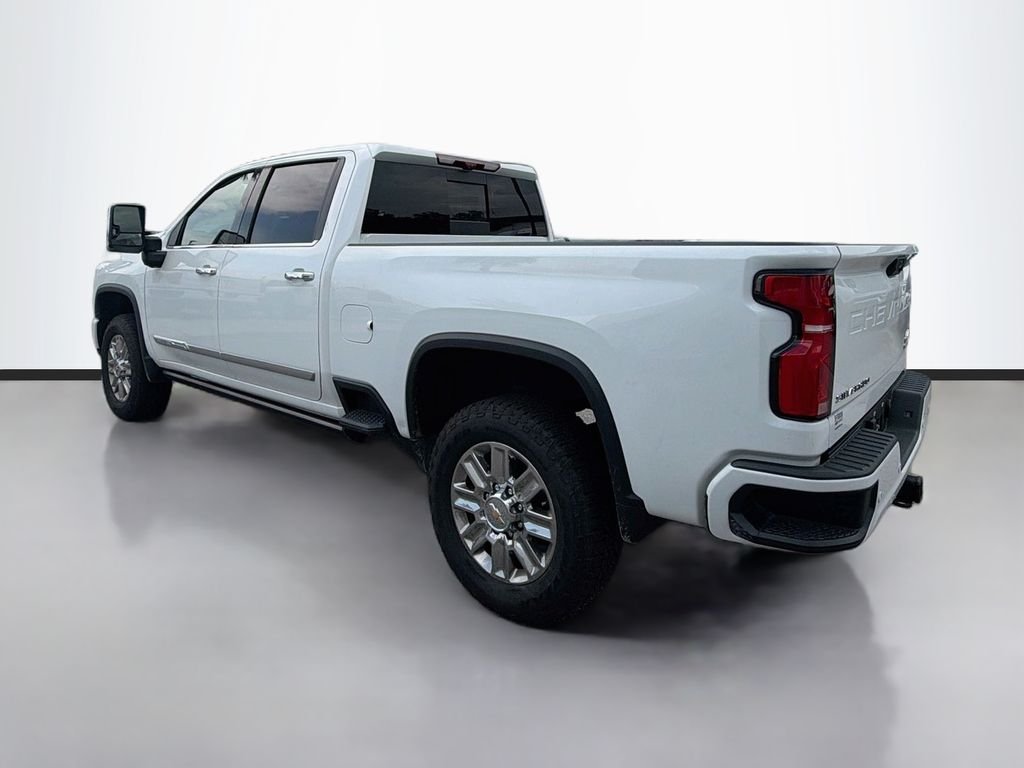 Used 2026 White Chevrolet High Country image 7