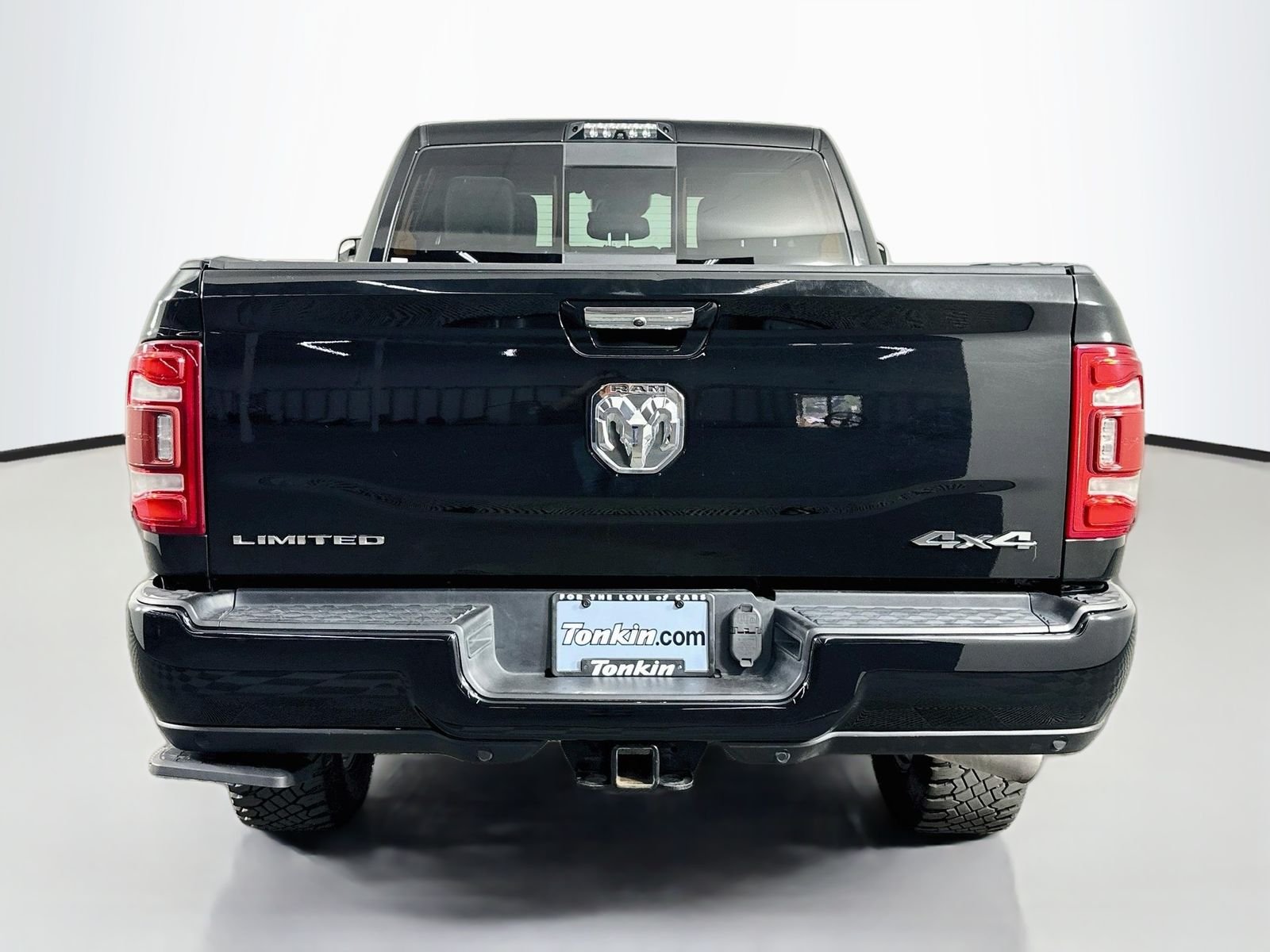 Used 2019 Diamond Black Crystal Pearlcoat Ram Limited image 5