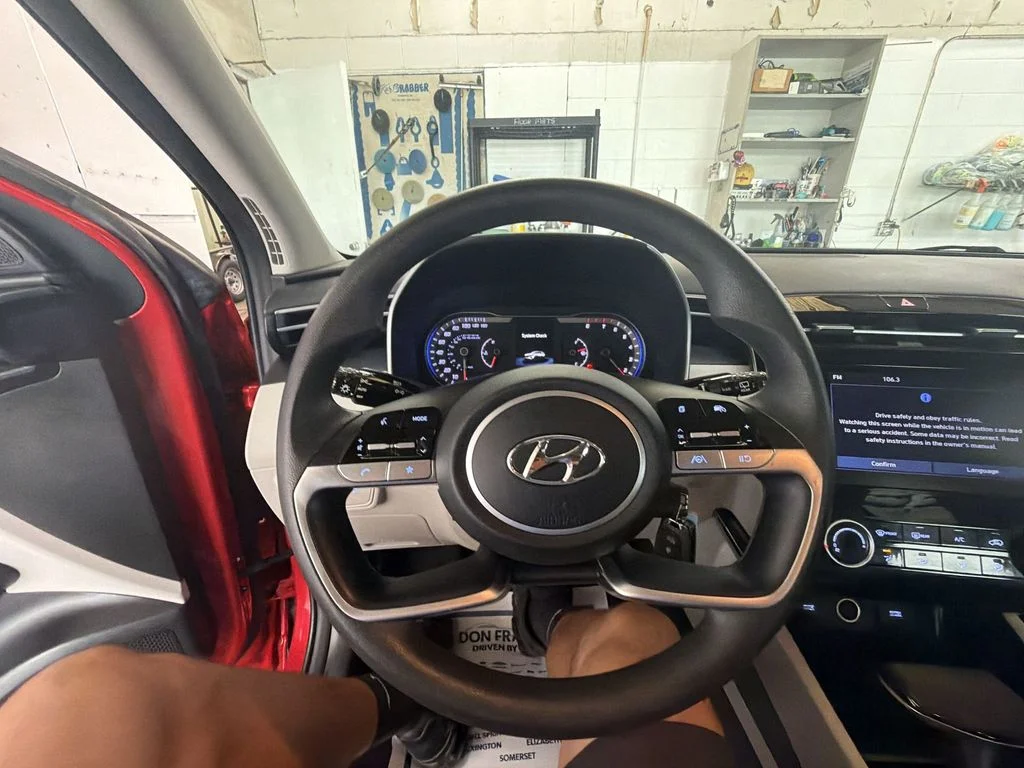 Used 2022 Red Hyundai SE image 14