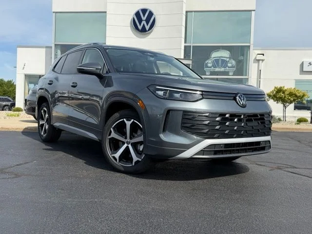 New 2026 Platinum Gray Metallic Volkswagen 2.0T SE image 1