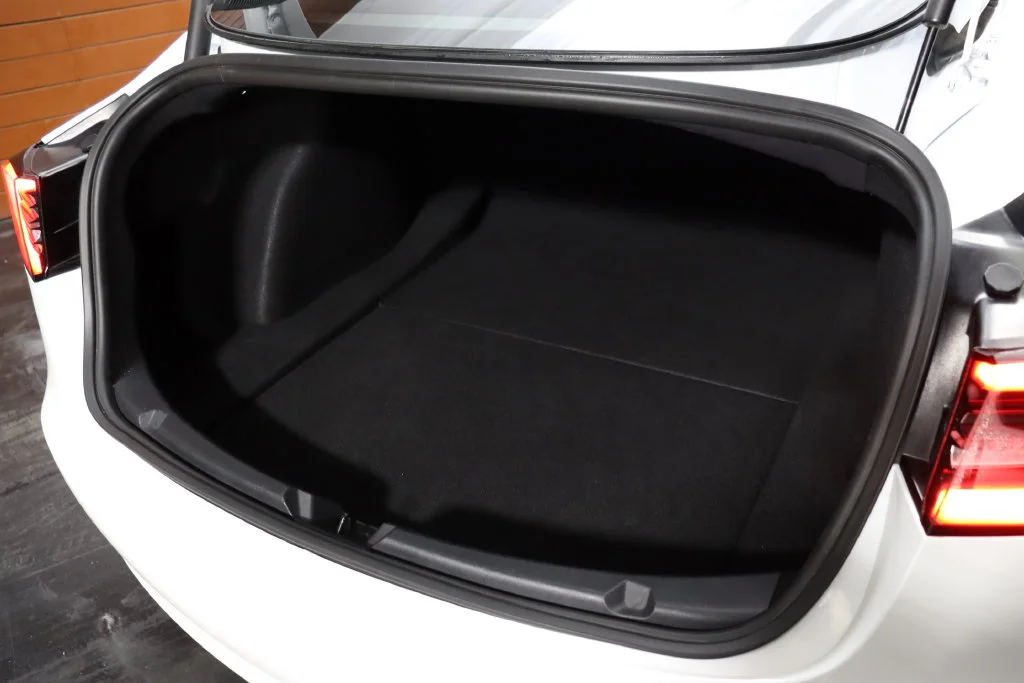 Used 2022 Pearl White Multi-Coat Tesla Long Range image 18