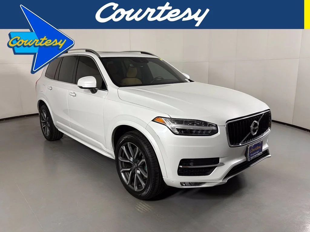 Used 2019 White Volvo T6 Momentum image 1