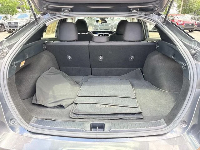 Used 2016 Gray Toyota Three image 29