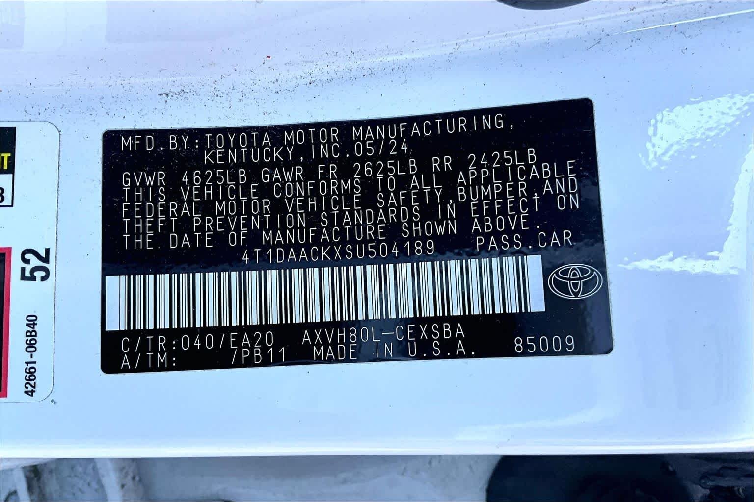Used 2025 Ice Cap Toyota SE image 35
