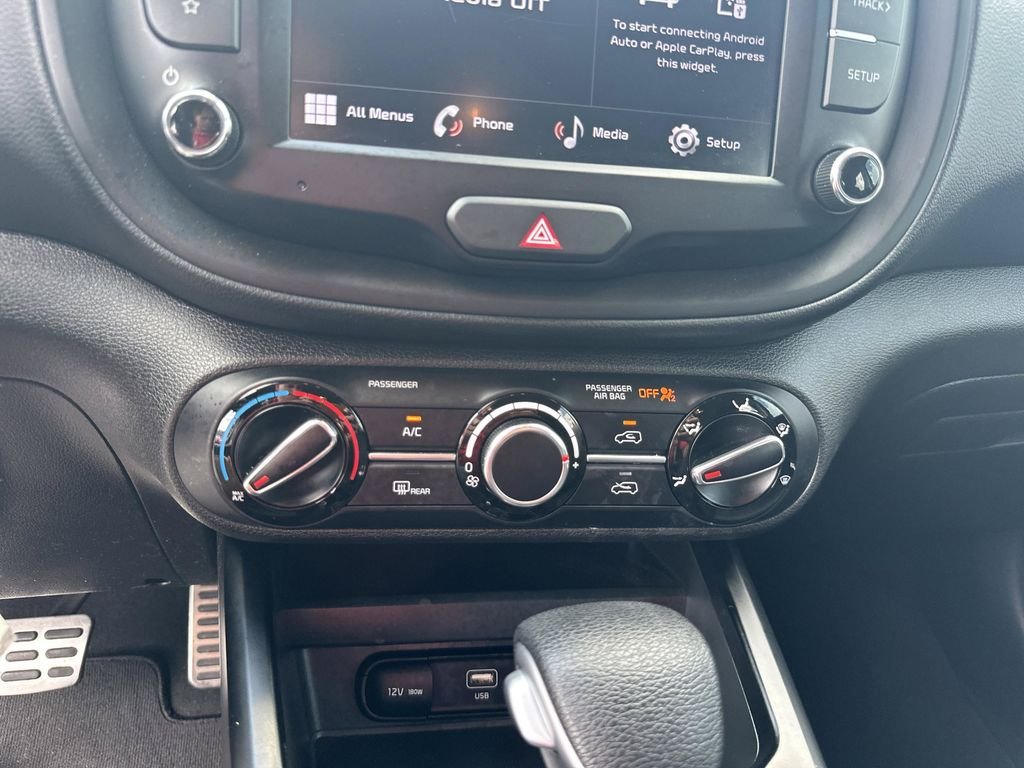 Used 2024 Gravity Gray Kia LX image 20