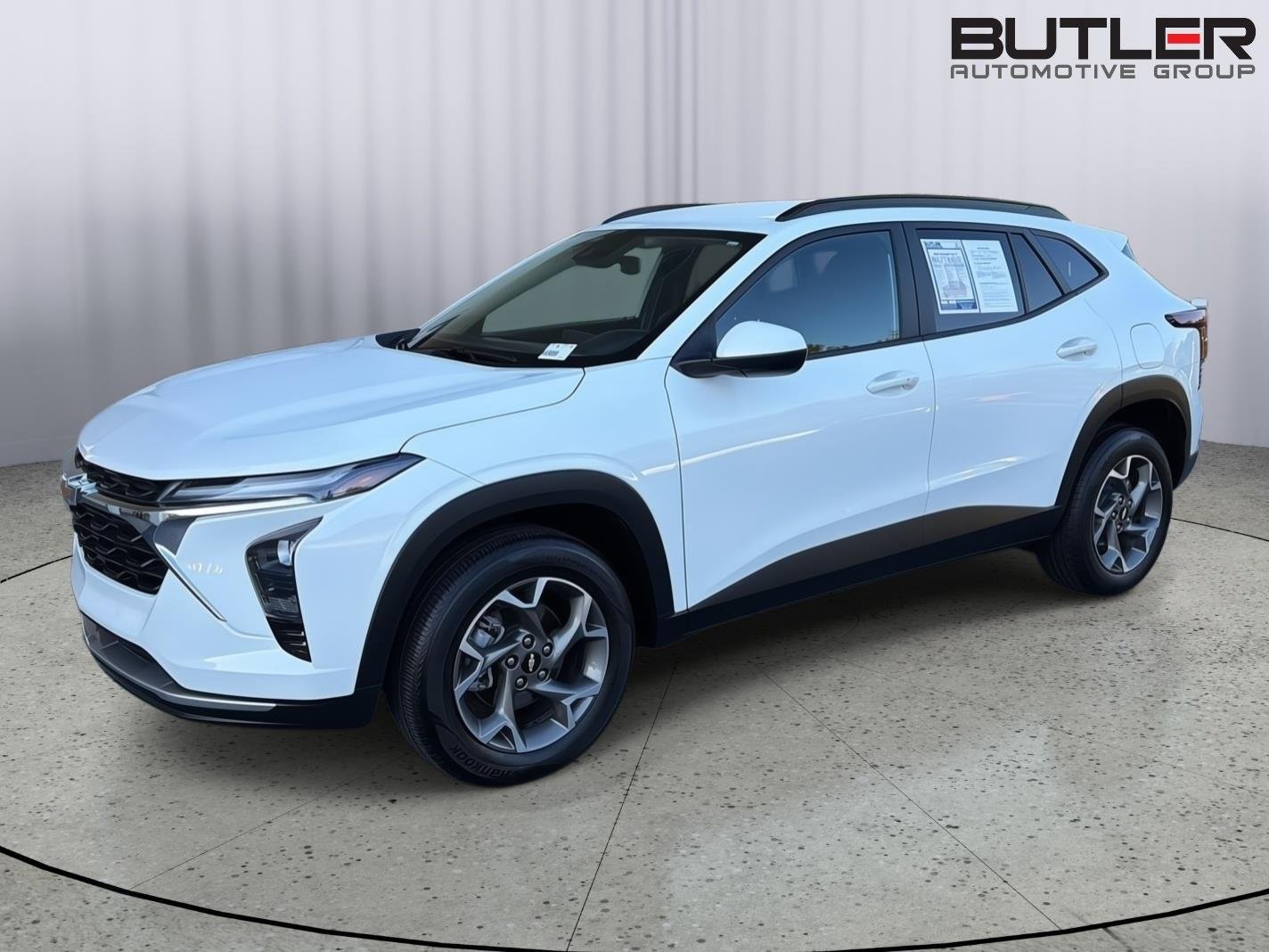 Used 2025 Summit White Chevrolet LT image 1