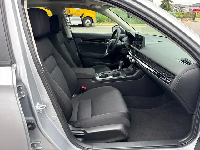Used 2022  Honda EX image 9